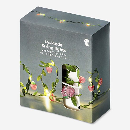 Flying Tiger Copenhagen Kırmızı Çilek Detaylı LED Işık Zinciri