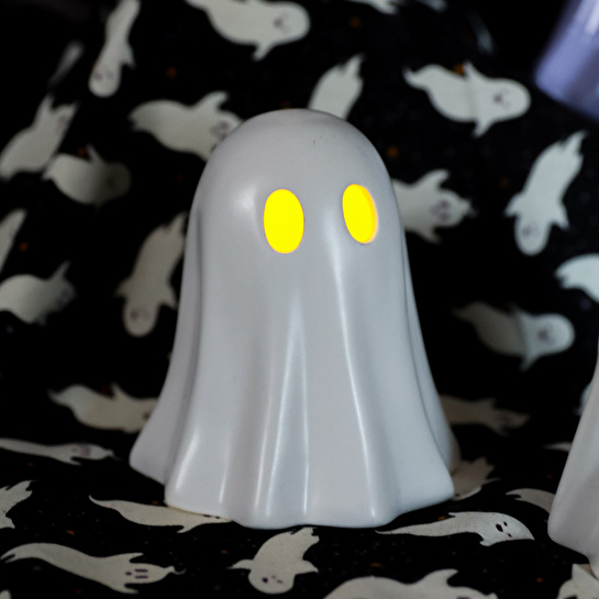 Flying Tiger Copenhagen Hayalet Şeklinde Küçük Seramik LED Lamba