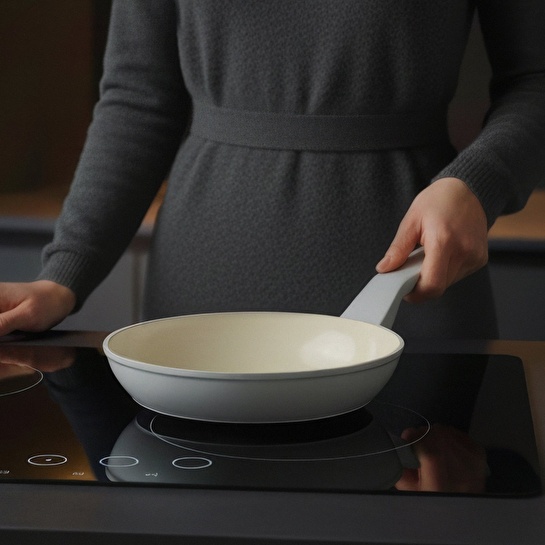 Jumbo Swiss Crystal Light Grey Tava 24 cm