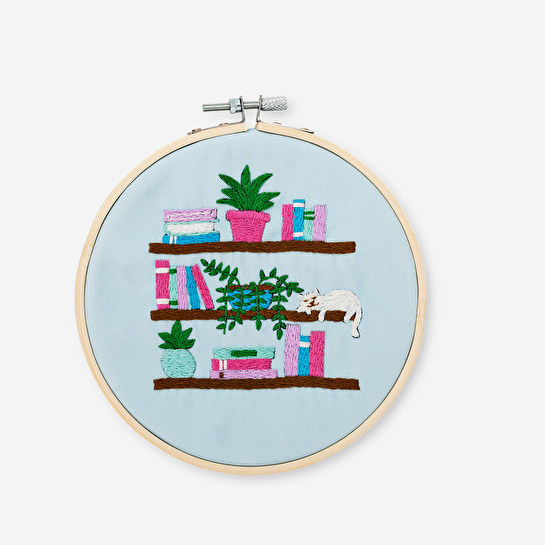 Flying Tiger Copenhagen Kendin Yap Kitaplık Motifli Nakış Kiti