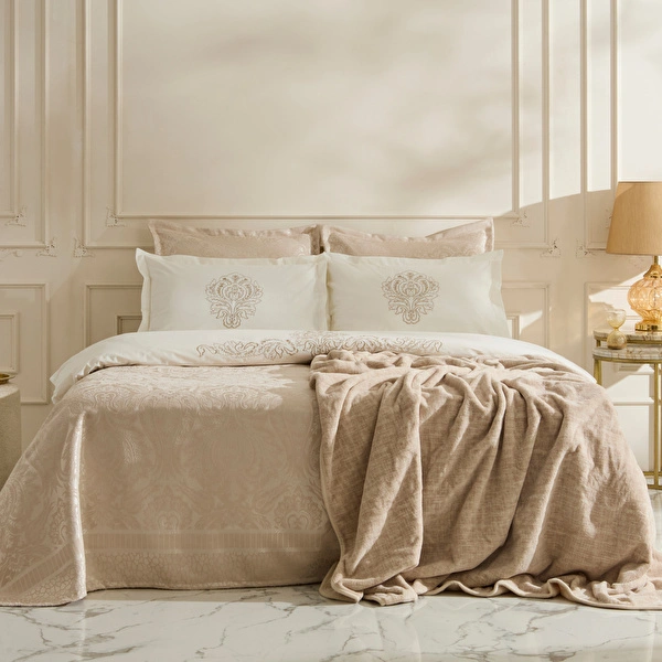 Karaca Home Sevra 8 Parça Private Gold Çeyiz Seti görseli 1