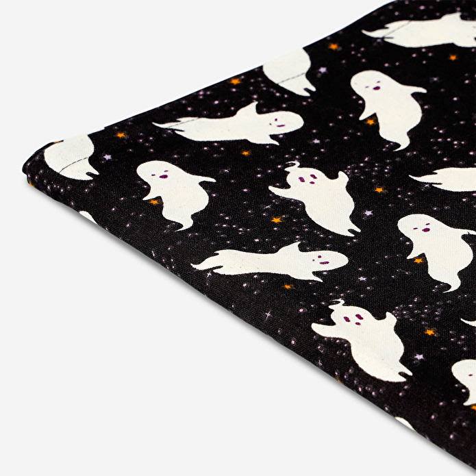 Flying Tiger Copenhagen Hayalet Desenli Masa Örtüsü