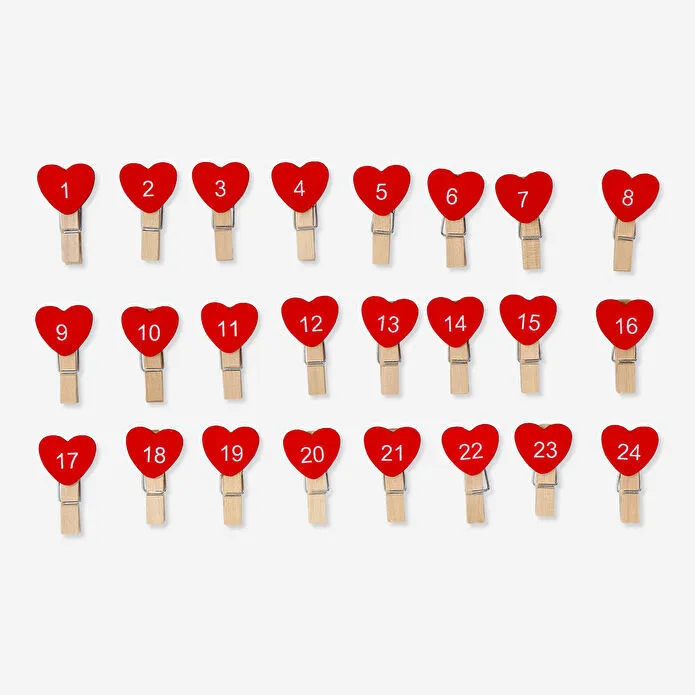 Flying Tiger Copenhagen 24'lü Kırmızı Kalpli Ahşap Mini Mandal Seti