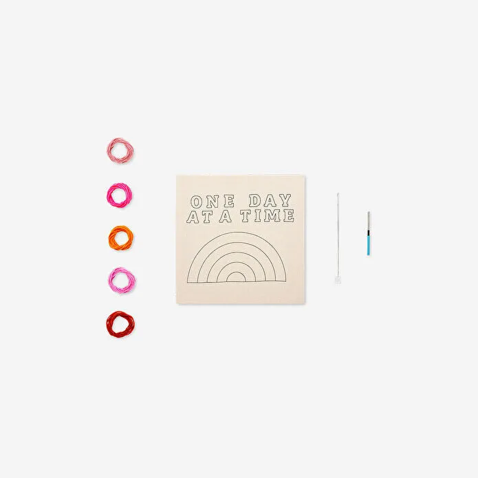 Flying Tiger Copenhagen Duvara Asılabilen Punch Nakışı Kiti