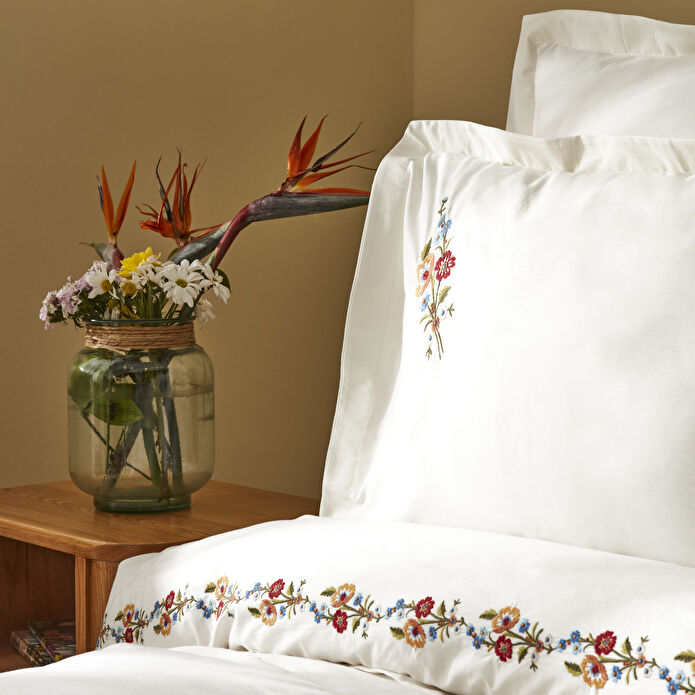 Karaca Home Blanca %100 Pamuk Çift Kişilik Nakışlı Nevresim Takımı Beyaz