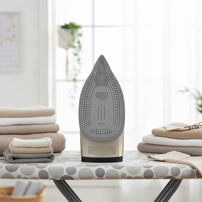 Karaca Vantuz Ultrasteam Buharlı Ütü Black Gold