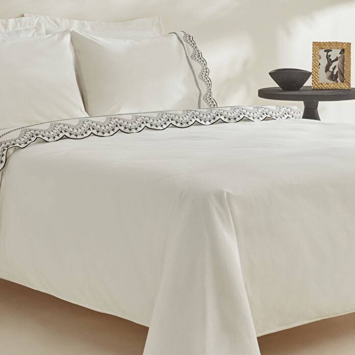 Karaca Home Orvin Çift Kişilik Nakışlı Nevresim Takımı Beyaz