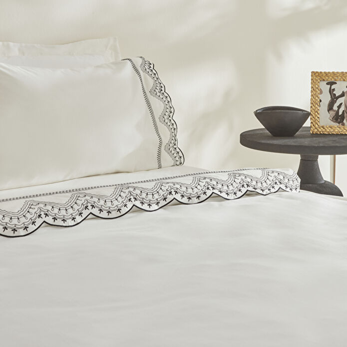 Karaca Home Orvin Çift Kişilik Nakışlı Nevresim Takımı Beyaz