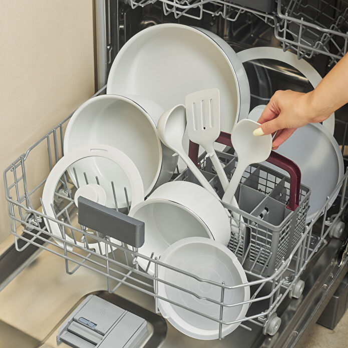 Karaca X Refika Swiss Crystal Easy Clip İndüksiyon Tabanlı 12 Parça Tencere Seti Pure White