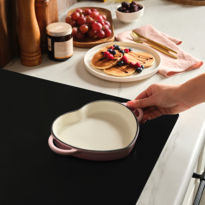 Karaca Love Emayeli Demir Döküm Sahan 16 cm