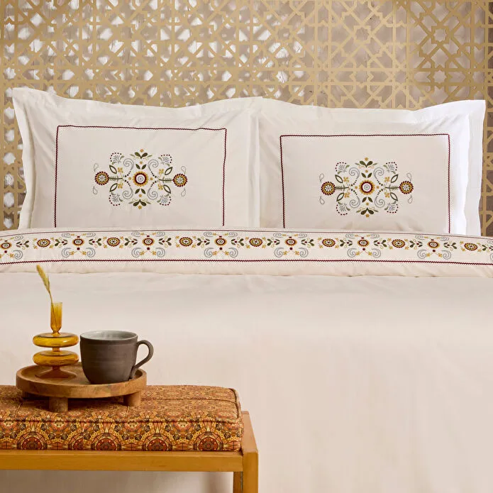 Karaca Home Beluna %100 Pamuk Çift Kişilik Nakışlı Nevresim Takımı Beyaz