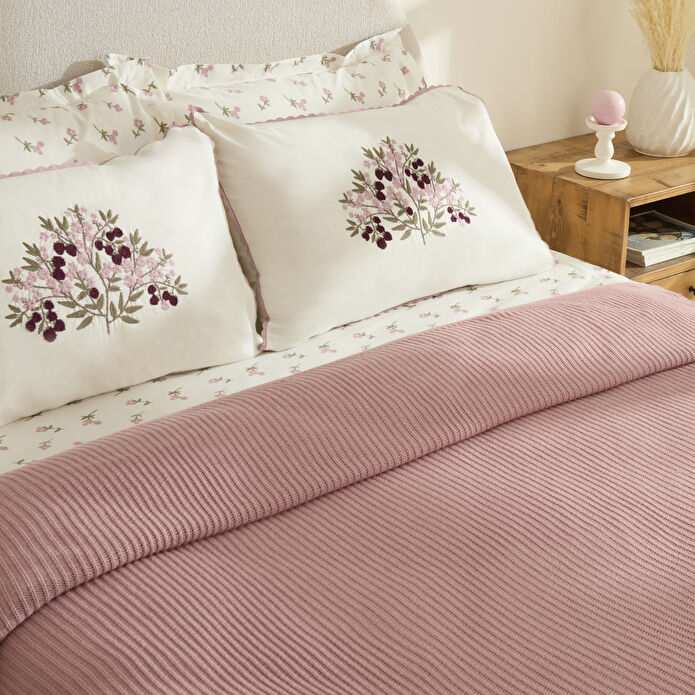 Karaca Home Rubelia Mürdüm Nakışlı Çift Kişilik Nish Set