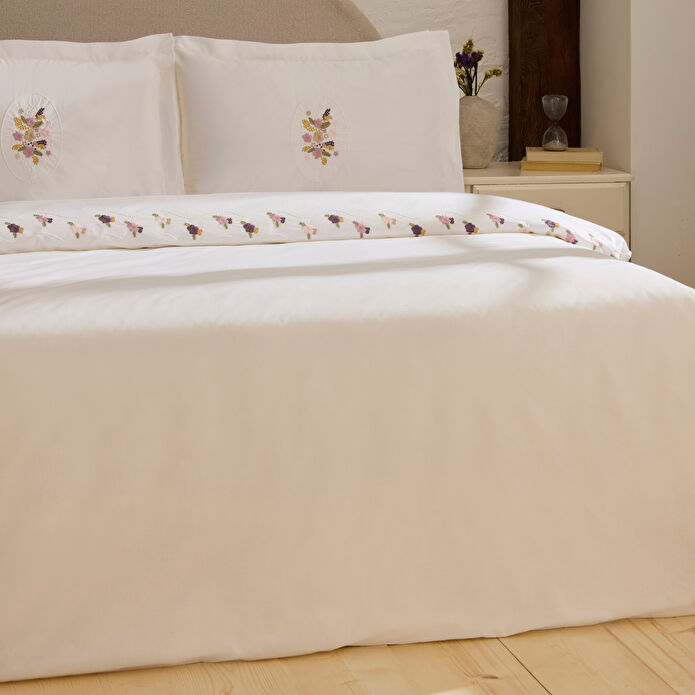 Karaca Home Veneto %100 Pamuk Nakışlı Çift Kişilik Nevresim Takımı Beyaz