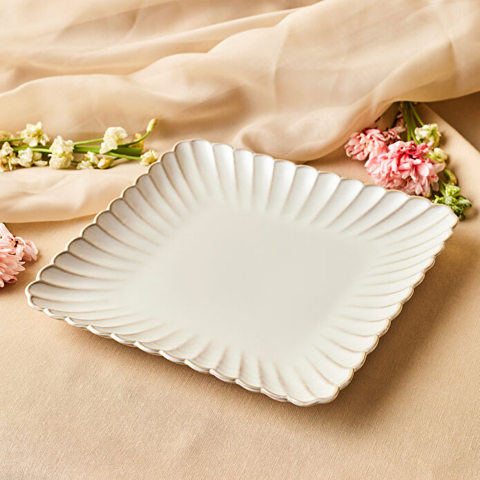 Karaca Daisy Kare Servis Tabağı 25,5 cm