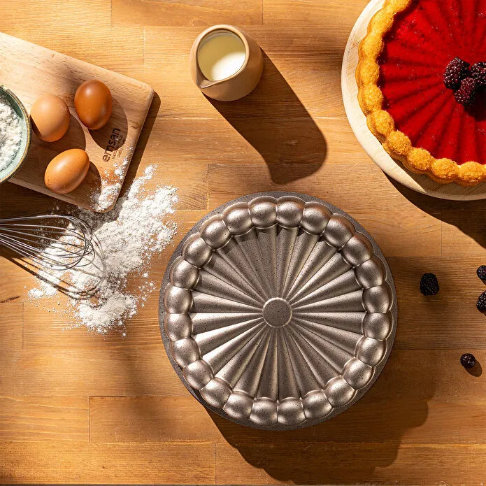 Emsan Golden Daisy Döküm Kek Kalıbı 25 cm