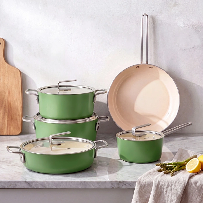 Karaca x Refika Swiss Crystal 9 Parça Tencere ve Tava Seti Emerald Green