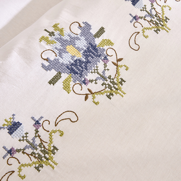 Karaca Home Maelis %100 Pamuk Kanaviçe Nakışlı Çift Kişilik Nevresim Takımı Beyaz