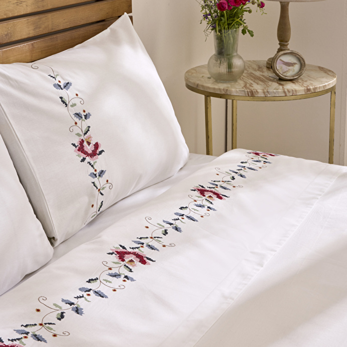 Karaca Home Miretta %100 Pamuk Kanaviçe Nakışlı Çift Kişilik Nevresim Takımı Beyaz