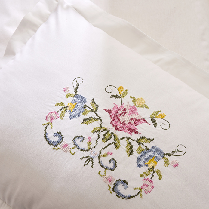 Karaca Home Ottalia %100 Pamuk Kanaviçe Nakışlı Çift Kişilik Nevresim Takımı Beyaz