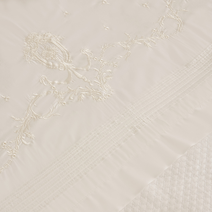 Karaca Home Leonie %100 Pamuk Nakışlı Çift Kişilik Pike Takımı Beyaz