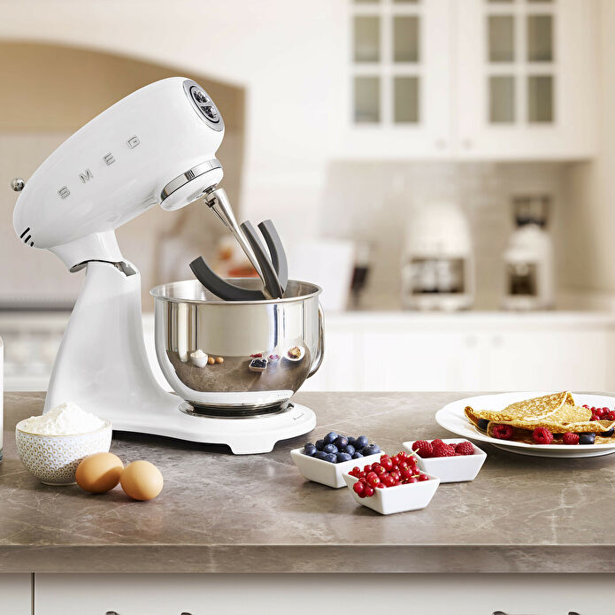 Smeg Hamur Karıştırma Makinesi Beyaz SMF03WHEU