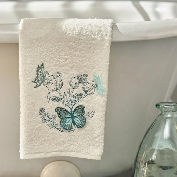 Karaca Home Butterfly 3D Nakışlı Yeşil Off White 6 Parça Aile Banyo Seti 