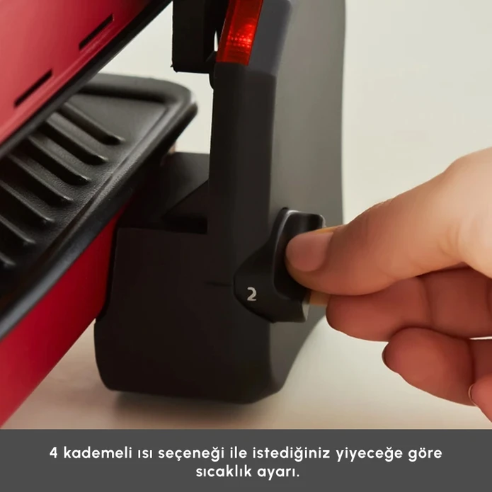 Karaca Future Essential Tost Makinesi Matte Red 1800 W 4 Dilim Kapasiteli