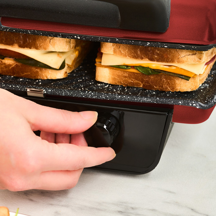 Karaca Quick Grill 6 Dilim Ekmek Kapasiteli Maxi Tost Makinesi Kırmızı
