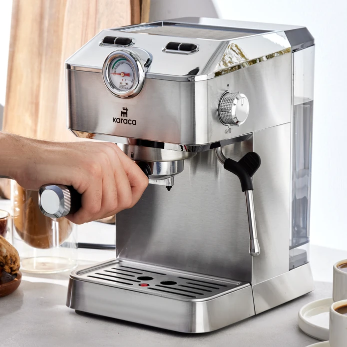 Karaca Coffee Art 1101 Süt Köpürtücülü, 20 Bar Basınçlı, Espresso, Latte, Cappuccino, Americano Makinesi 1,5L Inox