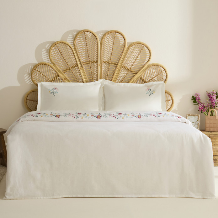 Karaca Home Liana Çiçek Nakışlı %100 Pamuk Çift Kişilik Pike Takımı Beyaz