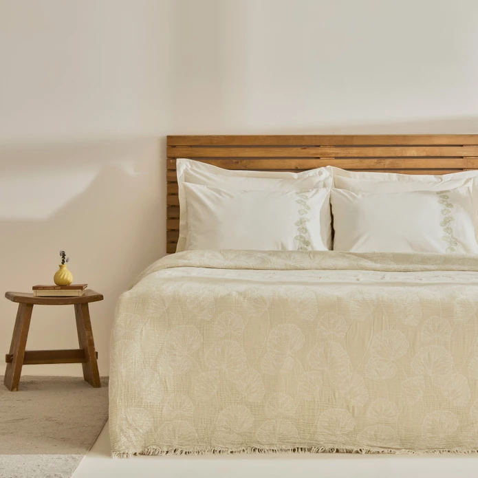 Karaca Home Ginkgo Leaf Müslin Nakışlı Çift Kişilik Pike Takımı Adaçayı
