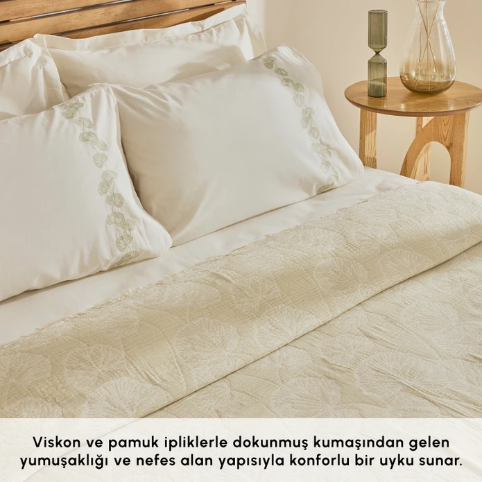 Karaca Home Ginkgo Leaf Müslin Nakışlı Çift Kişilik Pike Takımı Adaçayı