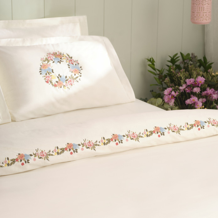 Karaca Home Merlin Nakışlı %100 Pamuk Çift Kişilik Nevresim Takımı Beyaz