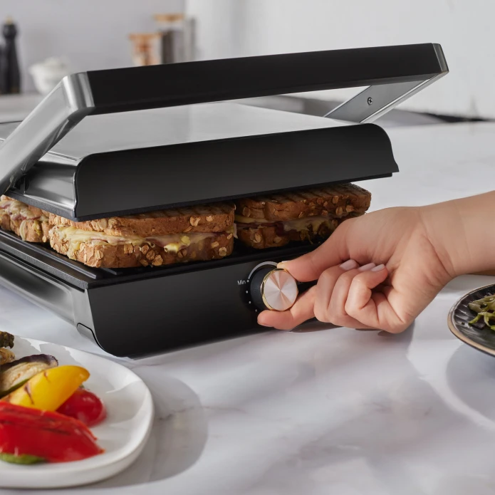 Homend Grilliant 1356H Inox Gövdeli Döküm Plakalı Tost ve Izgara Makinesi