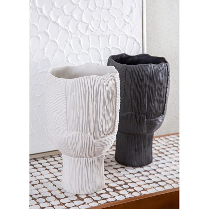 The Mia Licia Seramik Vazo Beyaz 27x27x22 Cm