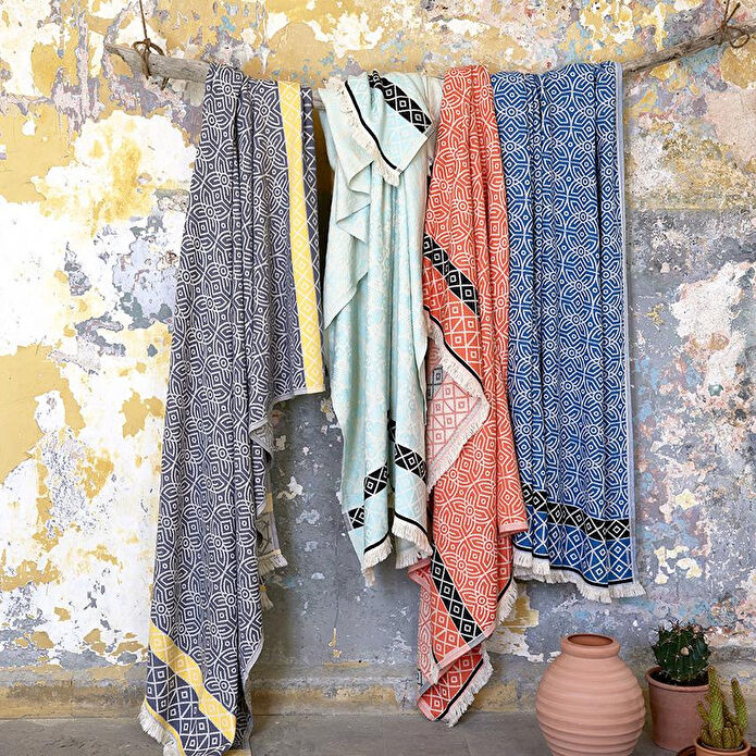 3rd Culture Mavi Fawahodie Örtü, Koltuk Şalı