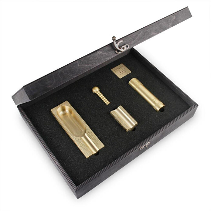 Coho Objet Coho Patron Limited Edition Dövme Aksesuarlı Pirinç Puro Seti