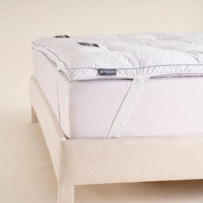 Penelope Tüy Geçirmez 2'ye Ayrılabilen %100 Kaz Tüyü Topper 160x200 Cm - Piume Punto Comfort
