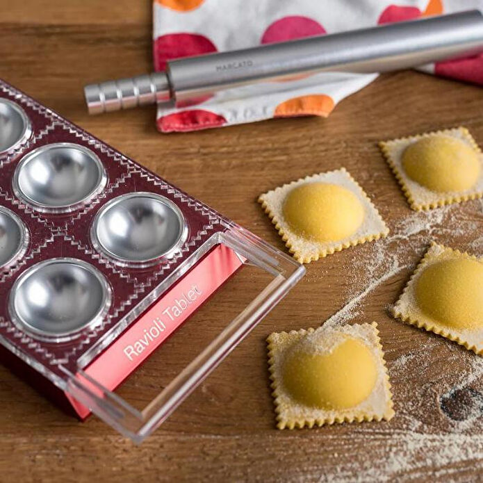 Marcato Design Ravioli Tablet Çıkarılabilir 10 Hazneli Ravioli Kalıbı Kırmızı Renk