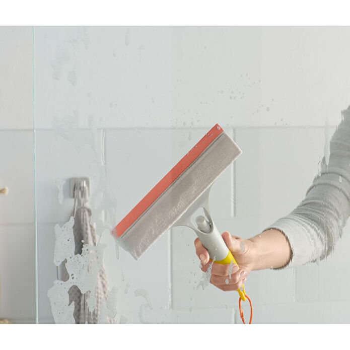 Tchibo 3’ü 1 Arada Cam Sileceği, Püskürtme Fonksiyonu