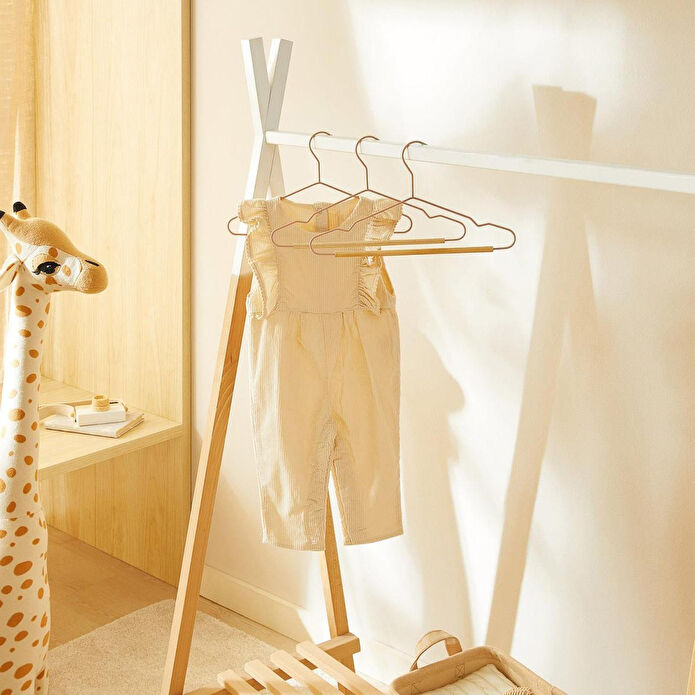 Ocean Home Textile 3'lü Ahşap Destekli Mat Pudra Pembe Renk Kauçuk Kaplamalı Metal Çocuk Giysi Askısı 18 X 32 X 0.3 Cm