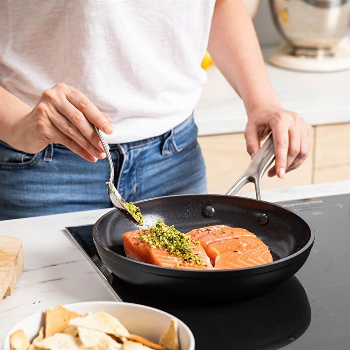 Kitchenaid Güçlendirilmiş Dövme Alüminyum Kızartma Tavası 24 Cm