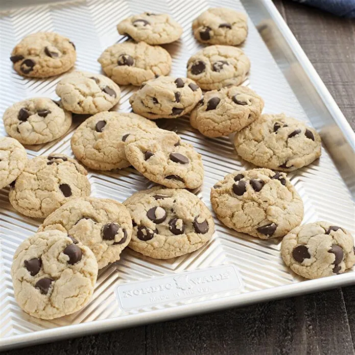 Nordicware Prism Küçük Fırın Tepsisi 40 X 29 Cm Paslanmaz Çelik