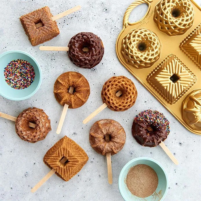 Nordicware 6´lı Bundt Şekilleri Kek Kalıbı Altın