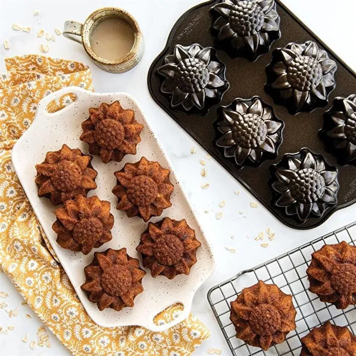 Nordicware 6 Lı Mini Ayçiçek Kek Kalıbı