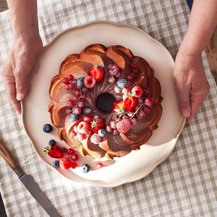 Emile Henry Madeleine Yuvarlak Servis Tabağı 31 Cm