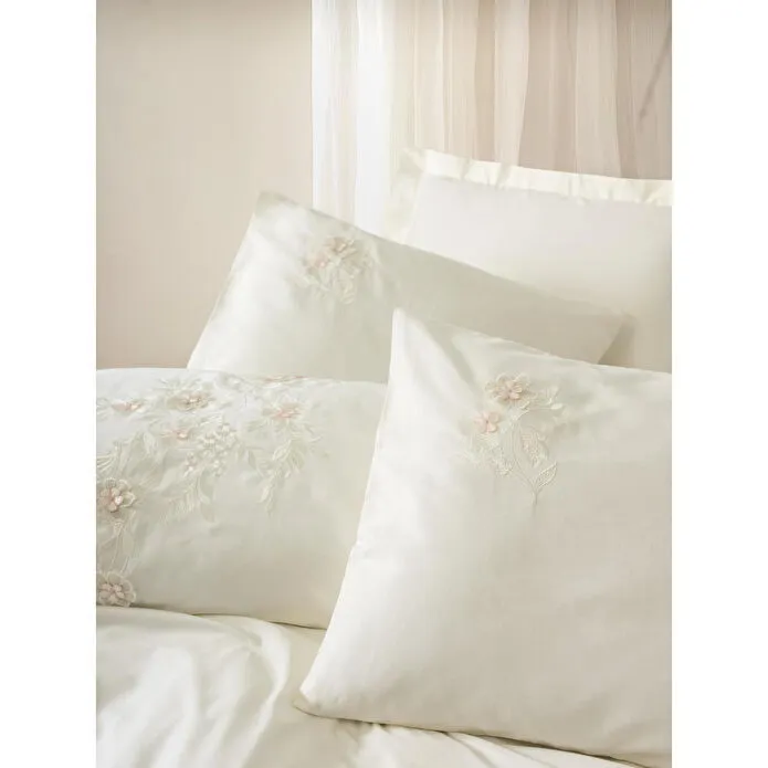 Cotton Box 3d Nakışlı Saten Çift Kişilik Nevresim Takımı Aira Ekru