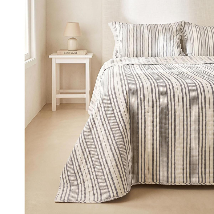 Ocean Home Textile Pamuklu Kapitoneli Antrasit Renk Çizgi Desen Çift Kişilik Yatak Örtüsü Seti 1 Adet 250 X 230 / 2 Adet 50 X 70 C