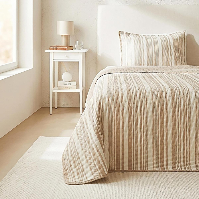 Ocean Home Textile Pamuklu Kapitoneli Bej Renk Çizgi Desen Tek Kişilik Yatak Örtüsü Seti 1 Adet 180 X 230 / 1 Adet 50 X 70 Cm