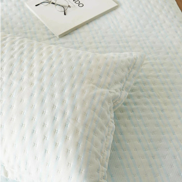 Ocean Home Textile Pamuklu Kapitoneli Açık Mavi Renk Çizgi Desen Tek Kişilik Yatak Örtüsü Seti 1 Adet 180 X 230 / 1 Adet 50 X 70 C